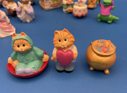 14 Hallmark Merry Miniatures 1990s Cinderella Prince Charming Cameron Cat - Picture 13 of 23