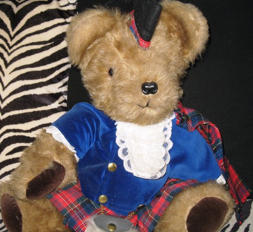 Scottish soft Plush 16" Bear w/ authentic garb from Scotland Made in UK 1980's - Picture 11 of 11