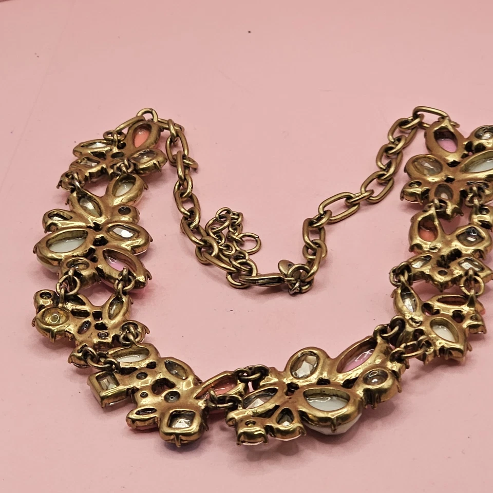 Colar declaração J Crew rosa pastel coral facetado cristal strass babador... - Imagem 4 de 4