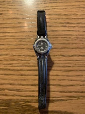 Vintage Womens ESQ 100477 Carbon Dial Calendar Watch Leather New Batt