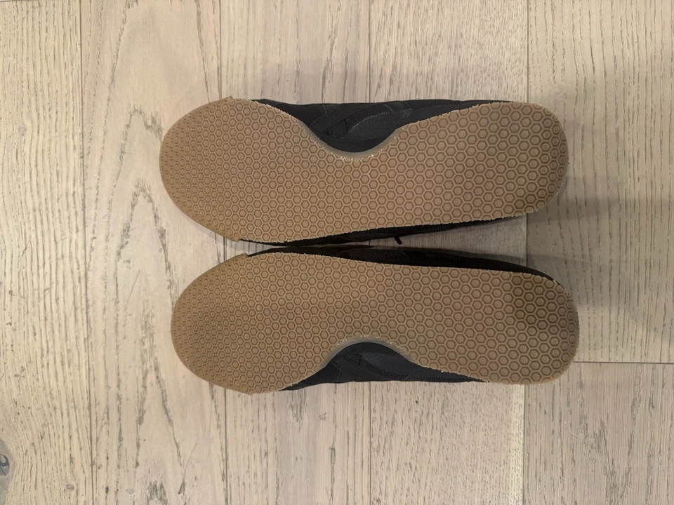 全新 Onitsuka Tiger Ultimate 81 男式 尺码 11.5 M 全黑运动鞋 — 第 4/4 张图片