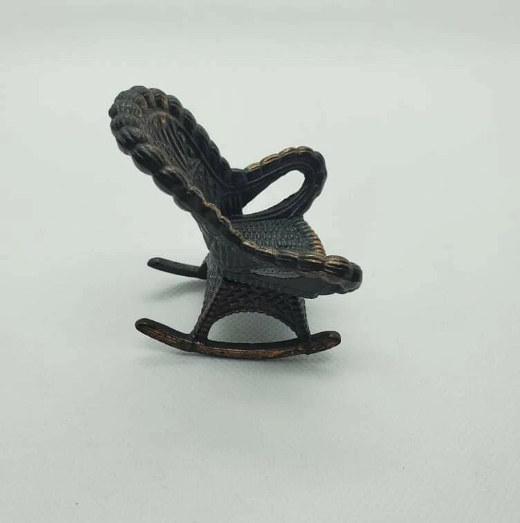 Mecedora miniatura de metal vintage Durham Industries 1976 Foto 3 de 4