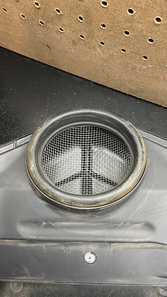 2008 - 2011 Mercedes Benz C Class W204 C300 Engine Motor Cover Intake Cleaner - Image 3 of 4