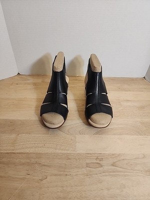 Clarks Valarie Dalia Black Leather   Womens Sz 8 DressySandal Heels