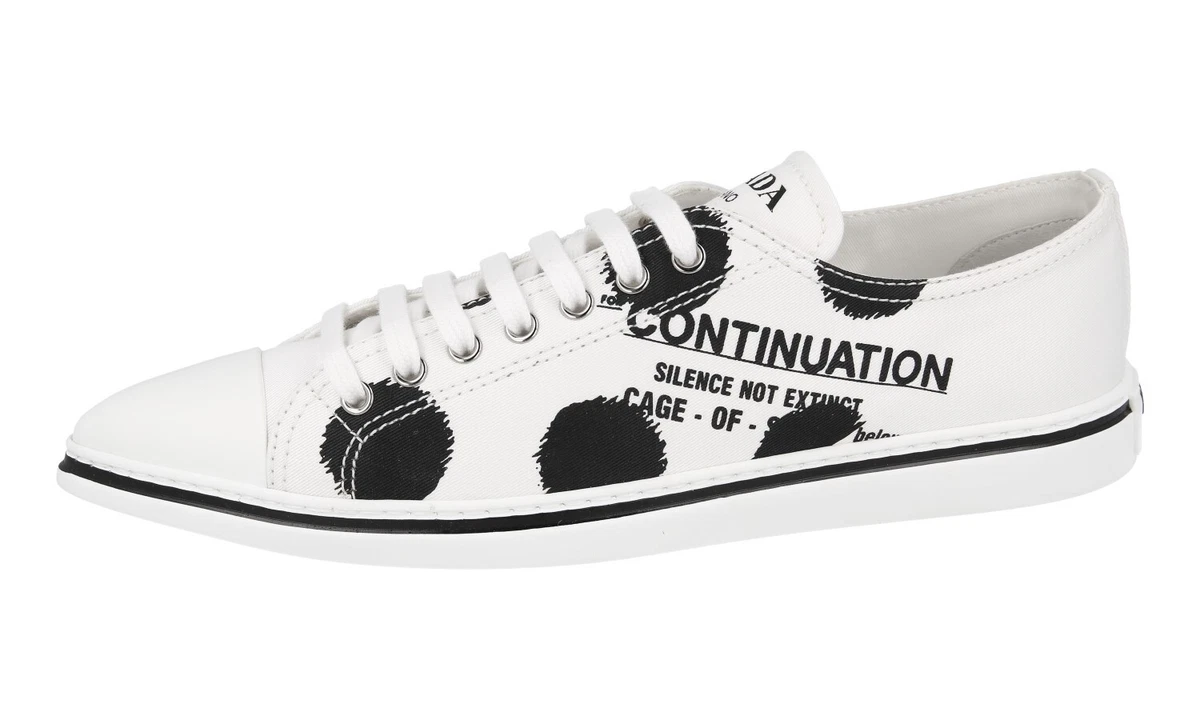 PRADA High-Tech Stoff Synthesis Polka Dot Pointy Sneaker - 1E617M - Weiss - NEU