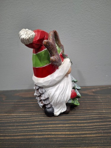 Reindeer Gnome Santa with Evergreen Tree 6 x 3 x 2 inch Resin HL - 第 9/10 張圖片