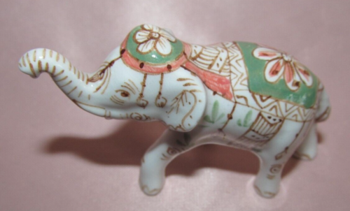 Miniature porcelaine éléphant blanche décoration faite main - Photo 1 sur 7