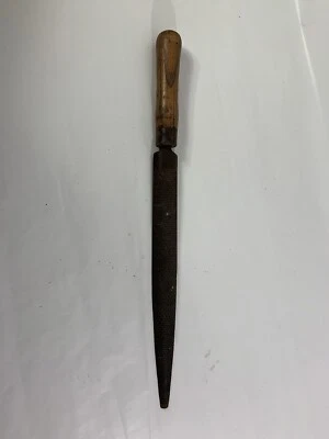 Outil à main Ancienne grande Râpe à bois Demi-Ronde 44 cm*3.5cm a Retaper - Photo 1/4