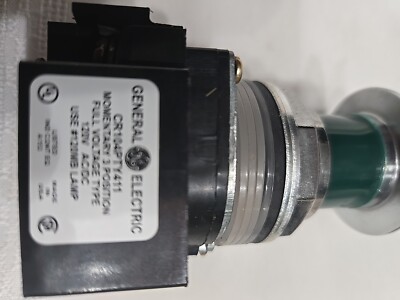 General Electric CR104PTY411 3 Pos. Momentary Push-Pull  Illuminated Green MR