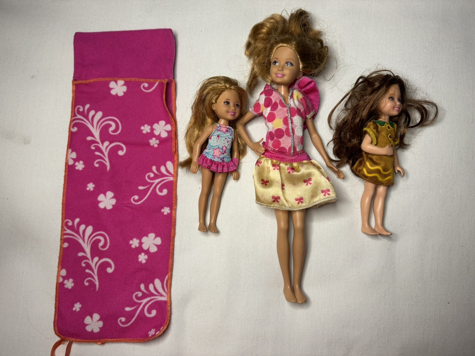 Lot of 3 Mattel Barbie Chelsea Stacy Dolls w/ Toy Sleeping Bag - Good Condition!