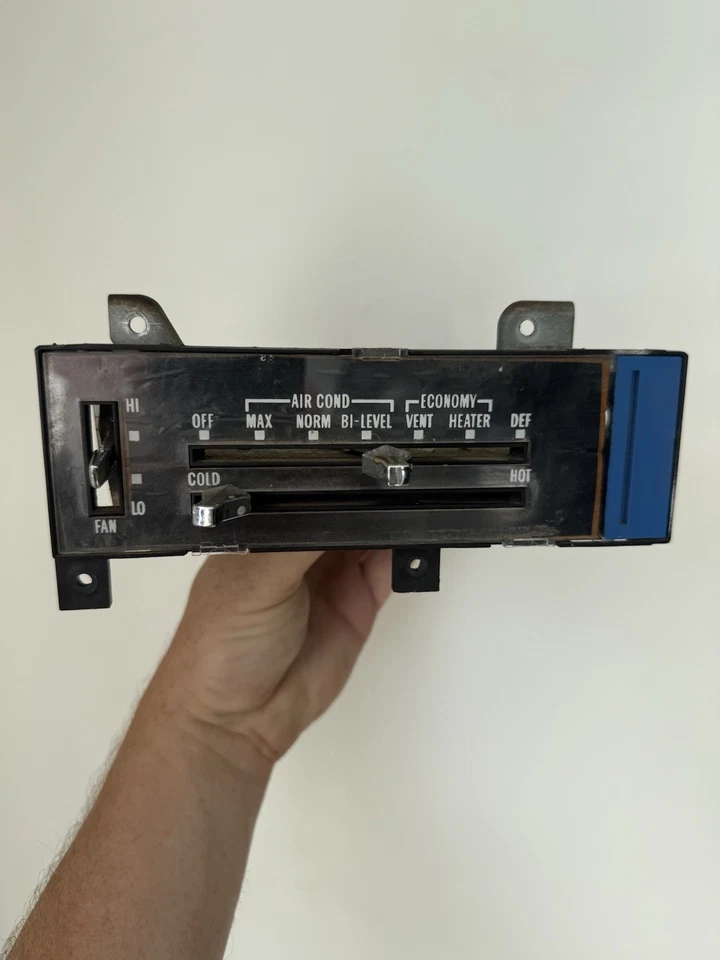 Calentador Climatizador A/C Control de Temperatura AC para 76-78? Camión Chevy GMC usado fabricante original Foto 2 de 4