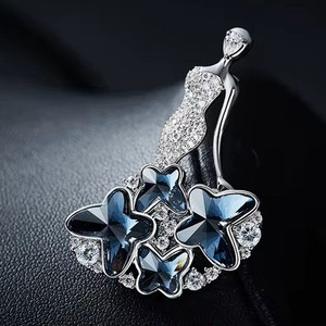 Authentic CDE Blue Crystal Flower Cluster Brooch Pin 4.7cm Silver Tone Gold Plated