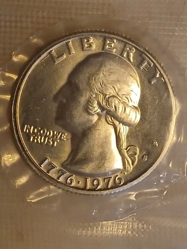 1976 S 40% Silver Bicentennial Quarter BU and In Cello from Unopen Mint Set!!