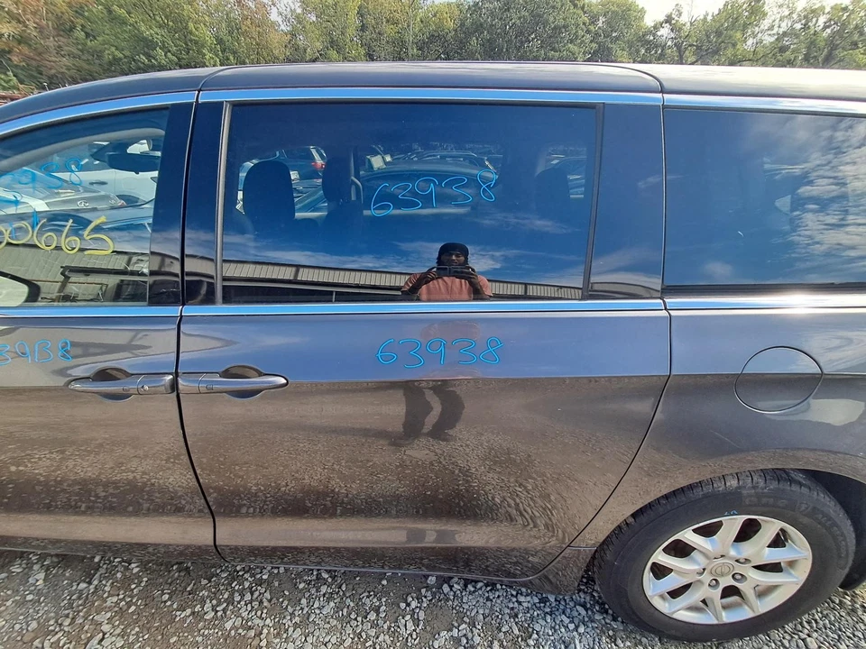 Used Front Left Door Interior Trim Panel fits: 2017 Chrysler Pacifica Grade A - Изображение 4 из 4