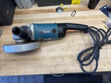 Makita 9067L 7-inch angle grinder