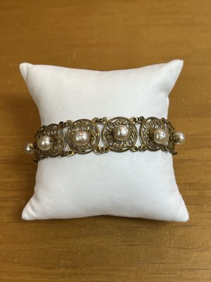Miriam Haskell Estate Find Tab Is Off  Gold Tone Filagree Pearl Bracelet