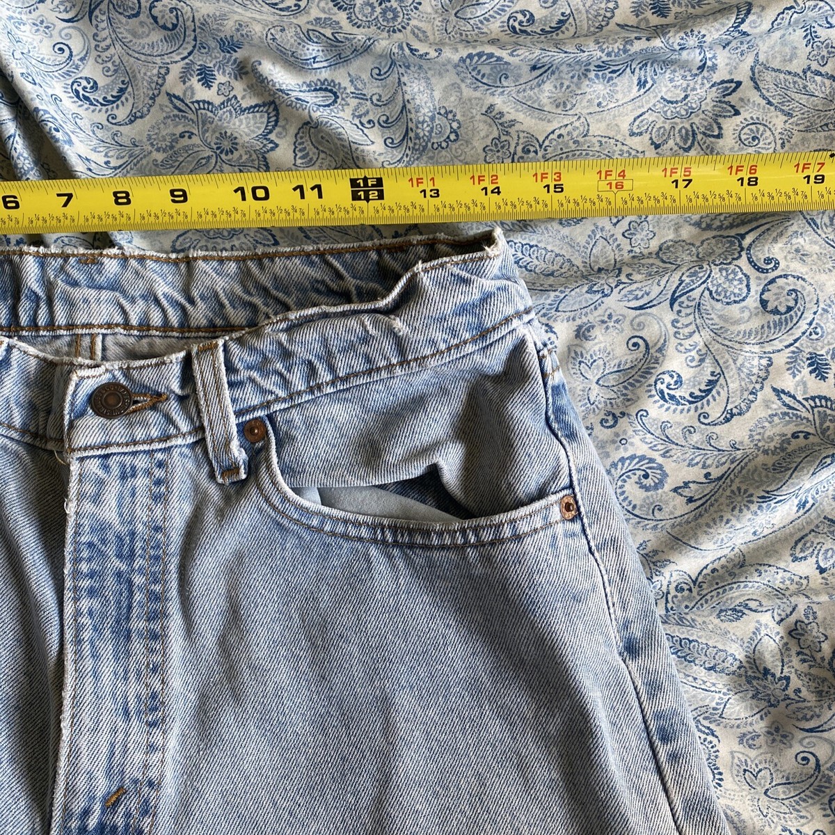 90s USA製 Levi’s 550 ホワイト 刻印575 サイズ 33x30 90s USA製 Levi'sリーバイス 550 ホワイト デニムパンツ 14 PET