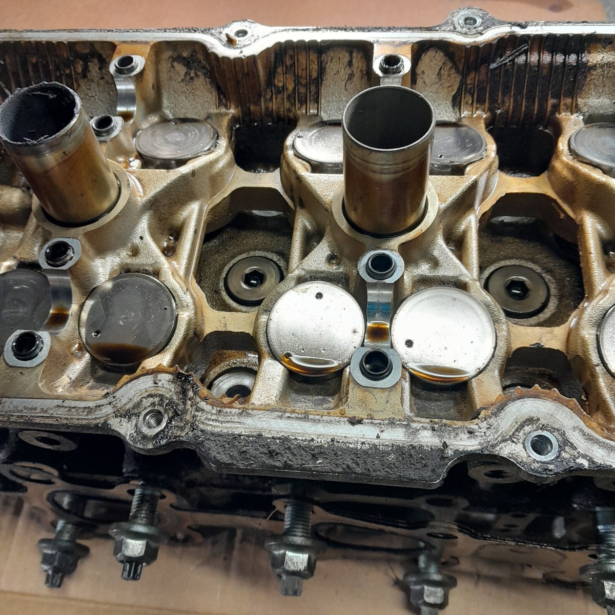 03-05 Nissan 350Z VQ35DE CYLINDER HEAD R-8J1 Passenger Side
