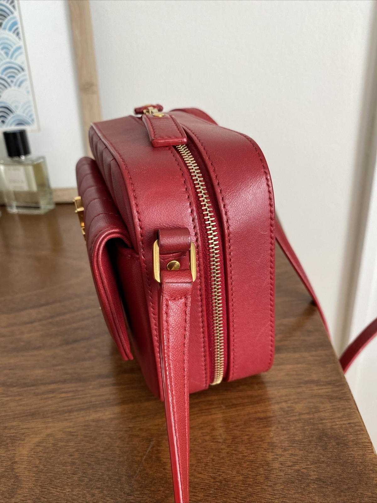 Borsa a tracolla Saint Laurent rossa trapuntata Vicky fotocamera