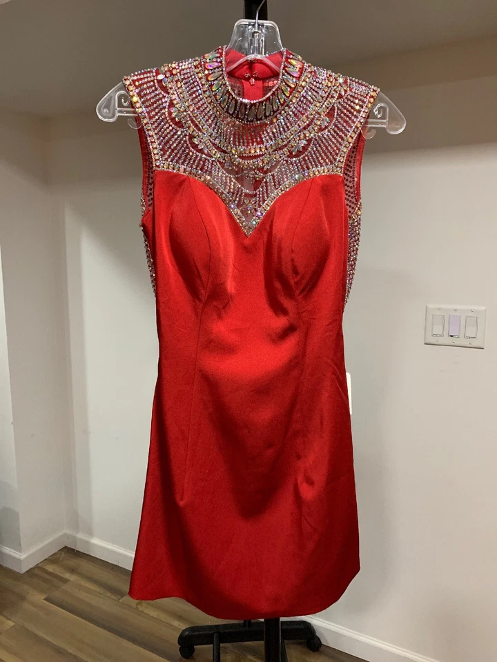 Sexy Vestidos Cortos de Baile de graduación Cuentas Rojo/Azul/Púrpura Regreso a Casa Vestidos de Cóctel  Foto 3 de 4