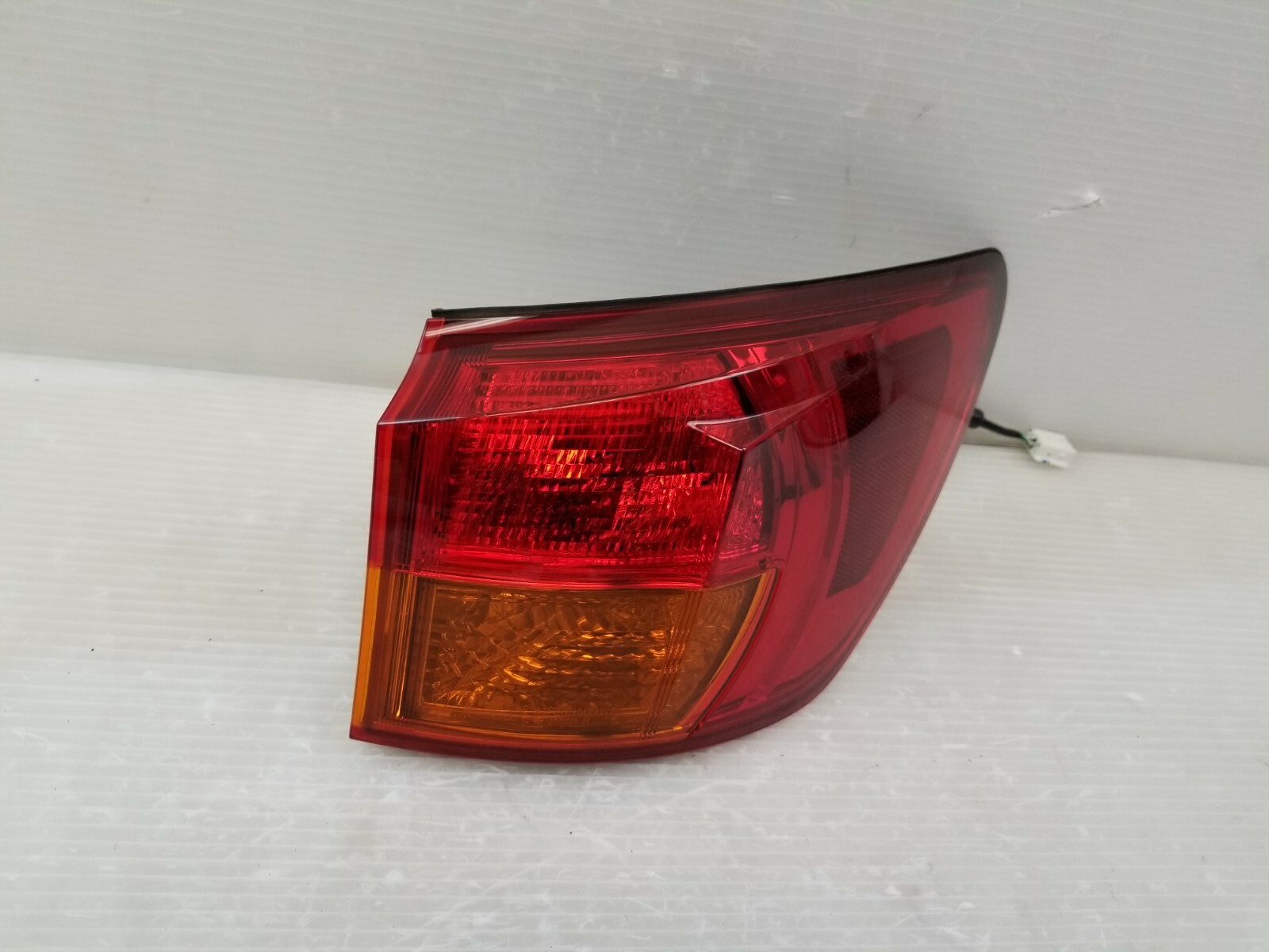 2006 2007 2008 LEXUS IS250 TAIL LIGHT RIGHT RH PASSENGER SIDE USED OEM
