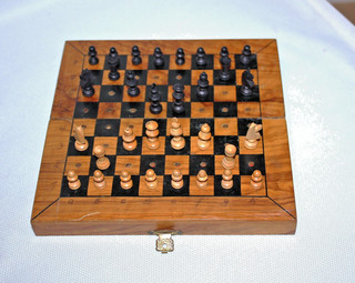 Vintage Schachspiel aus Holz 18 x 18 cm ca 1970