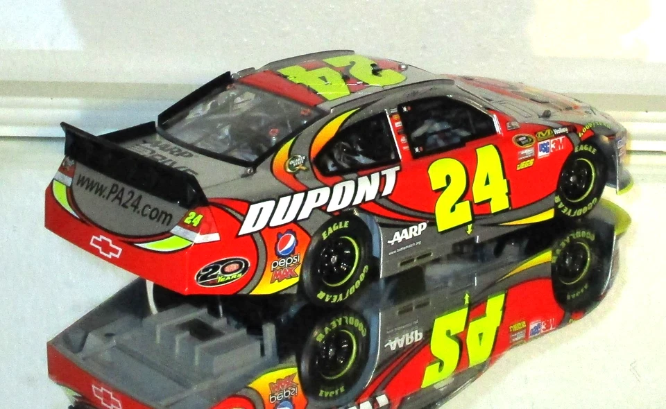 RCCA JEFF GORDON #24 2012 Dupont 20 años Celbratory Elite Car #91/400 impresionante Foto 4 de 4