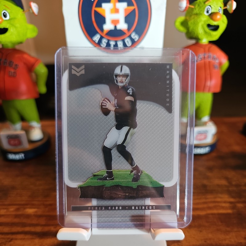 2021 Panini Chronicles Magnitude Derek Carr Las Vegas Raiders #MAG-21