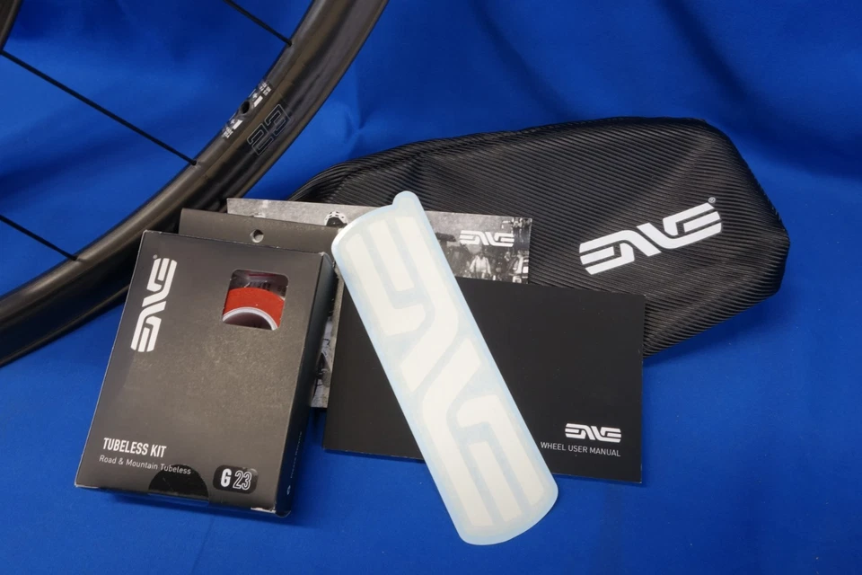 Nuevo juego de ruedas cubierta de carbono de disco ENVE G23, Shimano HG, eje pasante Foto 2 de 4