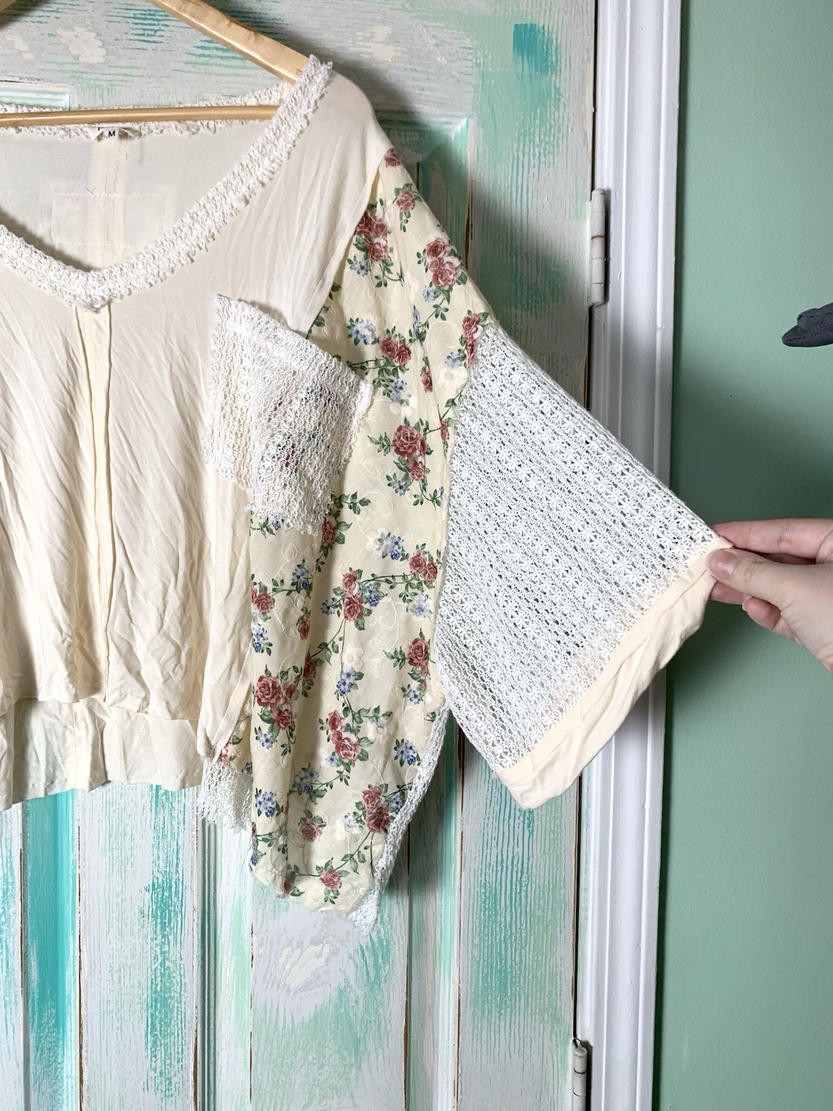 POL Off White/Eggshell Lace Patchwork Oversized B… - image 4