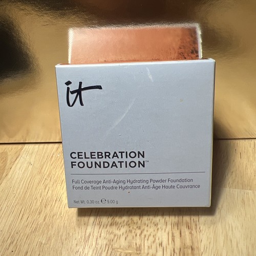 it cosmetics Celebration Foundation Full Coverage Hydrating Powder - RICH - Picture 1 of 4
