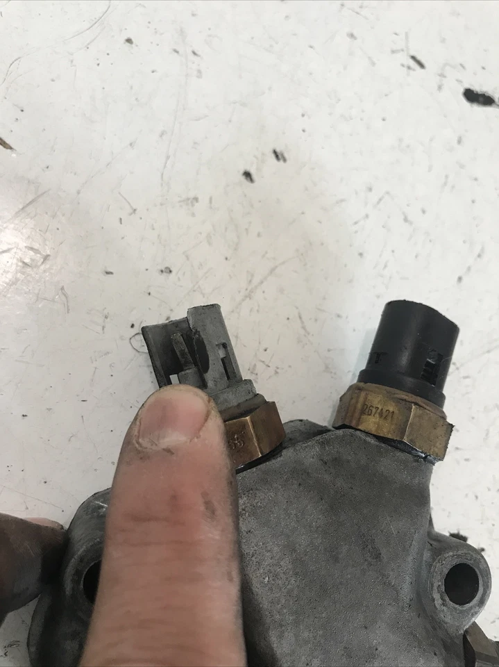 Iveco Daily Holder With Sensors 50030223 Genuine 35-10 / 1995 Year - Image 2 of 4