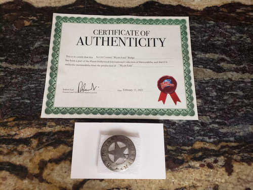 AUTHENTICITY KEVIN COSTER " WYATT EARP " BADGE FROM WYATT EARP-PLANET HOLLYWOOD - Picture 2 of 11