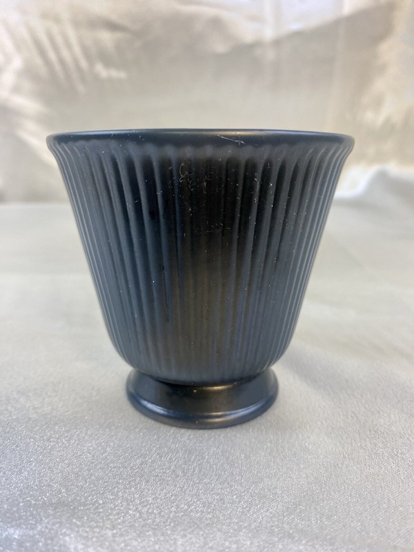 Antique Wedgwood Ravenstone 3.5” Tall Ribbed Planter