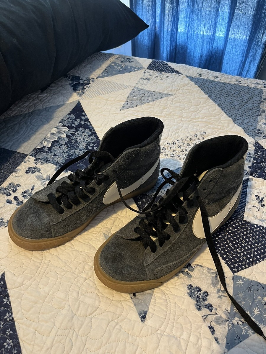 blazer mid 77 black gum