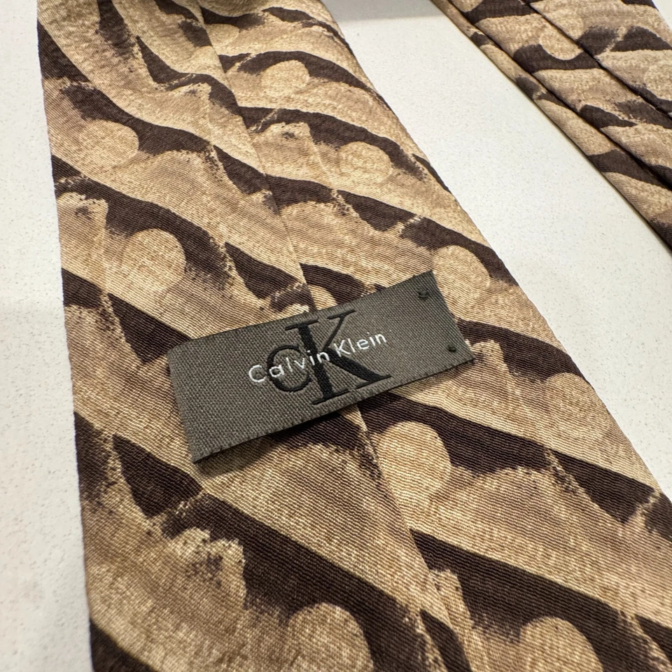 Corbata vintage Calvin Klein beige geométrica seda para hombre hecha a mano en EE. UU. Foto 4 de 4