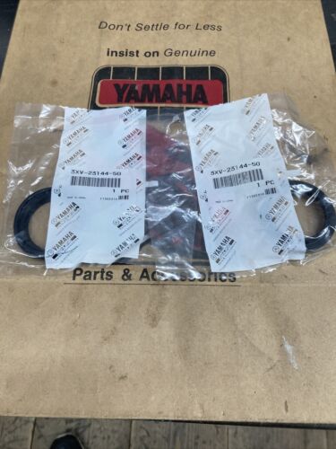 Yamaha Fork Dust Seal 3XV-23144-50 OEM New in Package Set - 第 1/1 張圖片