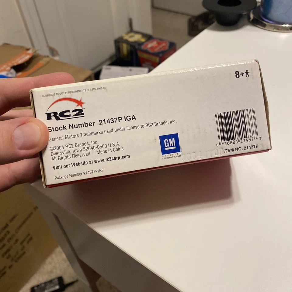 ERTL 1/43 Scale 1930 Chevy IGA Hometown Holidays Beverage Delivery Truck-NIB - Image 4 of 4