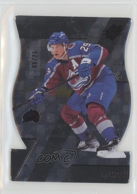 2023-24 SPx NHL Shield Die-Cut Hologram 5/25 Nathan MacKinnon #31 Shield 0o5y