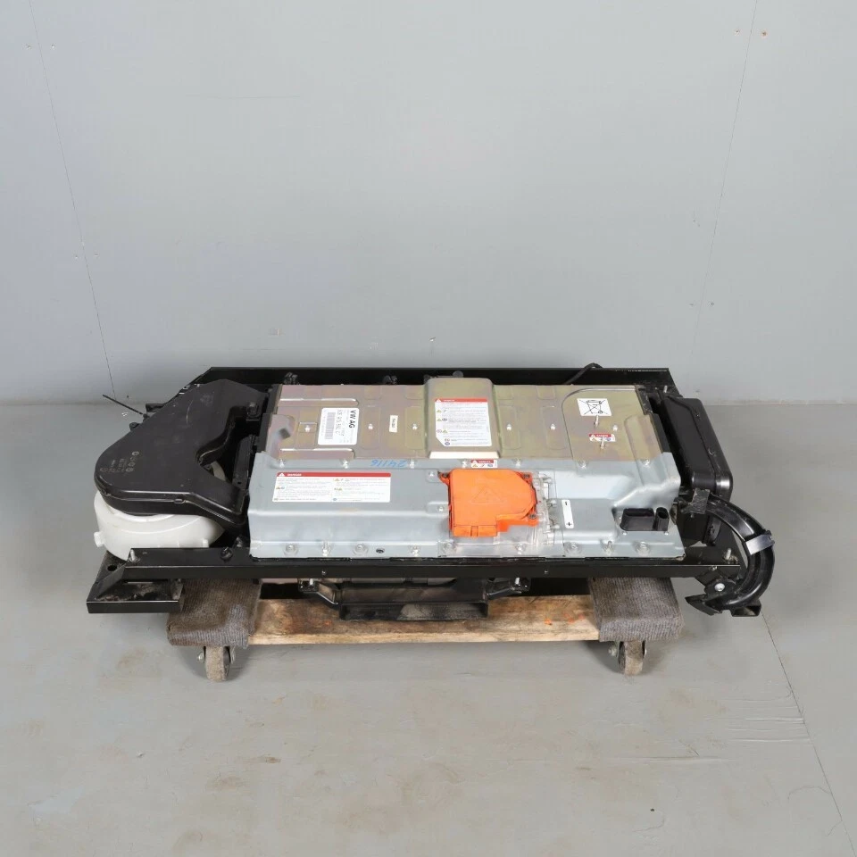 2013-2016 Volkswagen Jetta Hybrid Battery Pack 5C6915590C OEM Used - Image 2 of 4