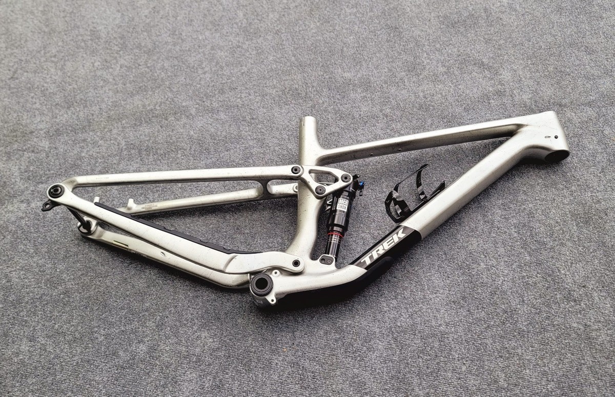 2025 TREK TOP FUEL 9.8 XT MEDIUM M SL FRAMESET COLOR / LUNAR