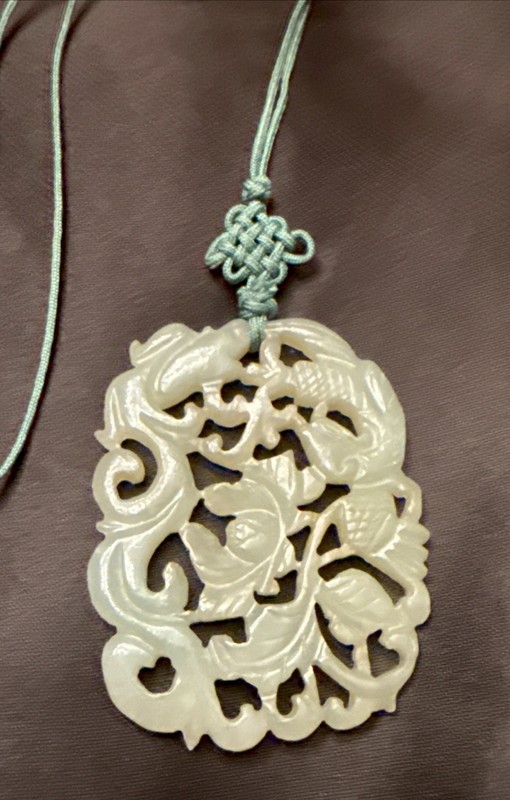 Highest Quality certified Mutton Fat Nephrite Jade Dragon Pendant Fish (?) EXC