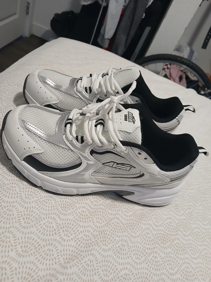 Zapatos nuevos. Usado por solo 1 semana Envíame un mensaje de texto y hablamos de ello. Foto 3 de 4