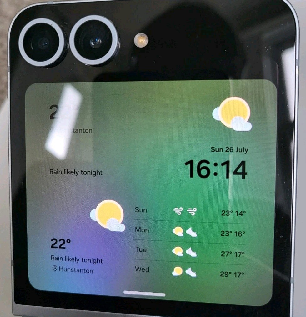 Samsung Galaxy Z Flip 6 256GB MintGreen colour Flip Smartphone 50MP Camera USB-C
