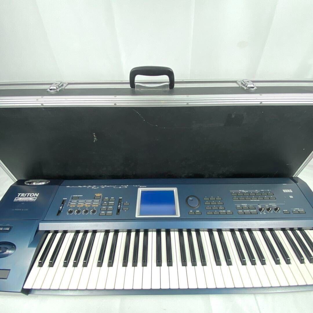KORG Triton EXTREME 61 keys Synthesizer with Hard Case KORG Triton EXTREME 61 keys Synthesizer with Hard Case