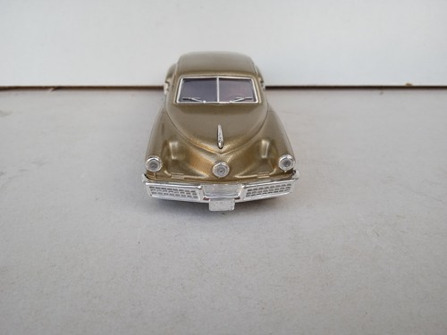 MODELLINO AUTO SOLIDO - TUCKER TORPEDO 1948 SCALA 1:43 - Foto 3 di 6