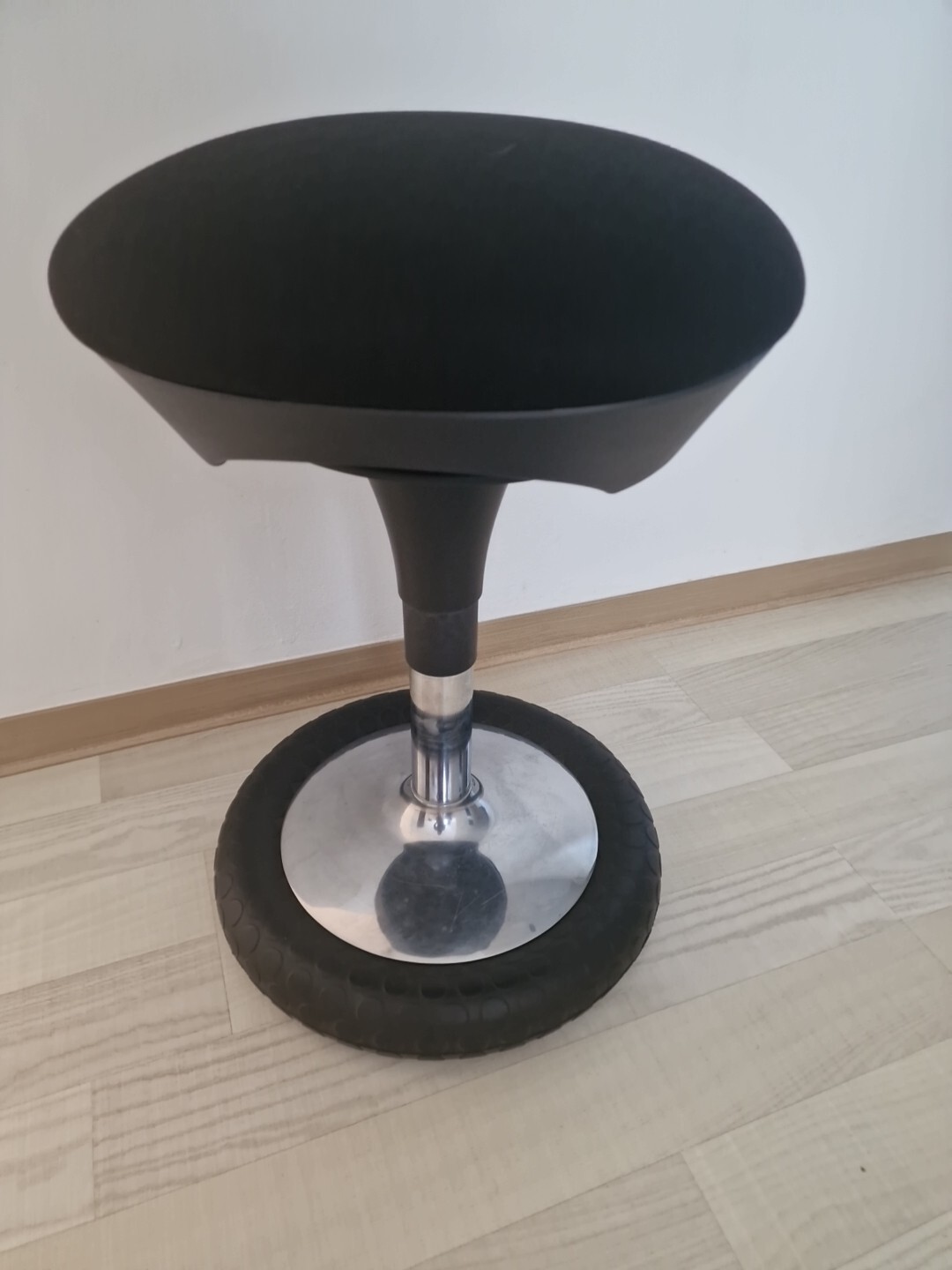 Walzer Sitzhocker Dieser hocker Schont Die Wirbelsäule