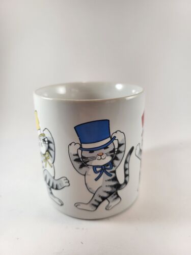 Vintage Coffee Mug Dancing Cats in Top Hats and Bow Ties Made in Japan 10 oz - Picture 2 of 8
