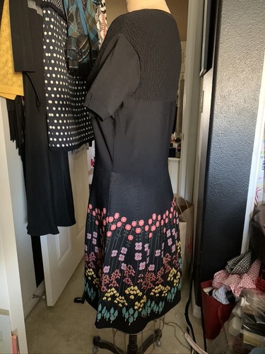 Stunning Valentino Black Viscose Flower Detail Dress Sz L! - Picture 7 of 12