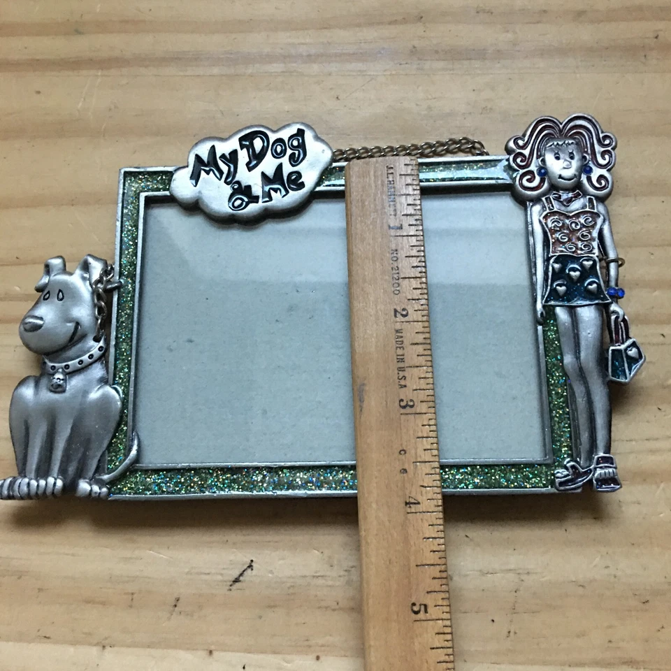 Marco de fotos de metal plateado tema Dog & Me soporte libre con cadena 4 damas 7"L x4,5"W Foto 3 de 3